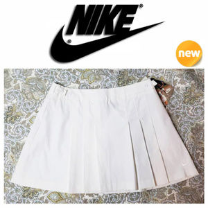 NWT Nike Women's White Sportswear Skirt Size Large